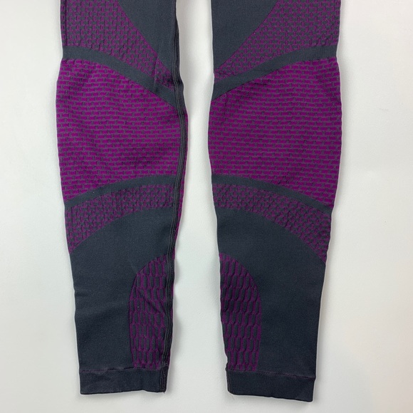 🎉SOLD🎉Lululemon Size 6 All About Bass Leggings - Picture 4 of 8